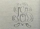 Monogramm auf Flachmann