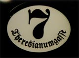 Handgefertigte Straßentafel